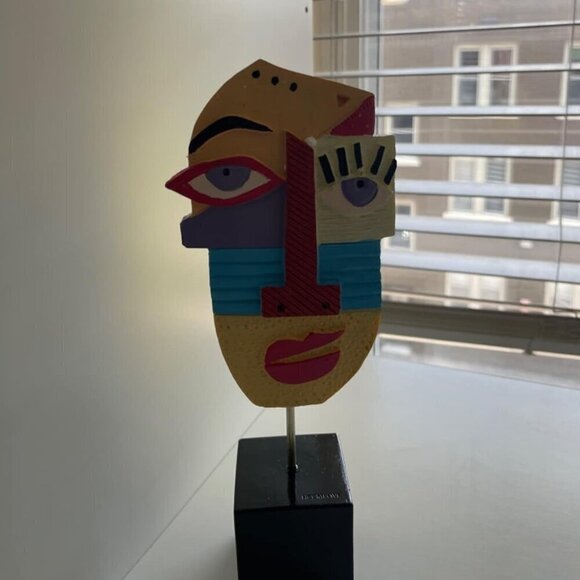 Handcrafted Statues Resin Abstract Sculpture for Home Décor Figurines Decoration - Picture 2 of 9